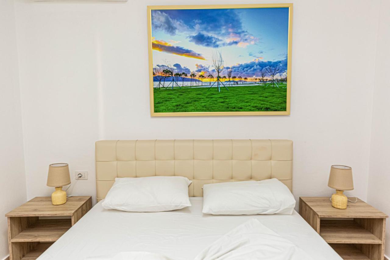 Jordan'S Hotel Vlore Exterior photo