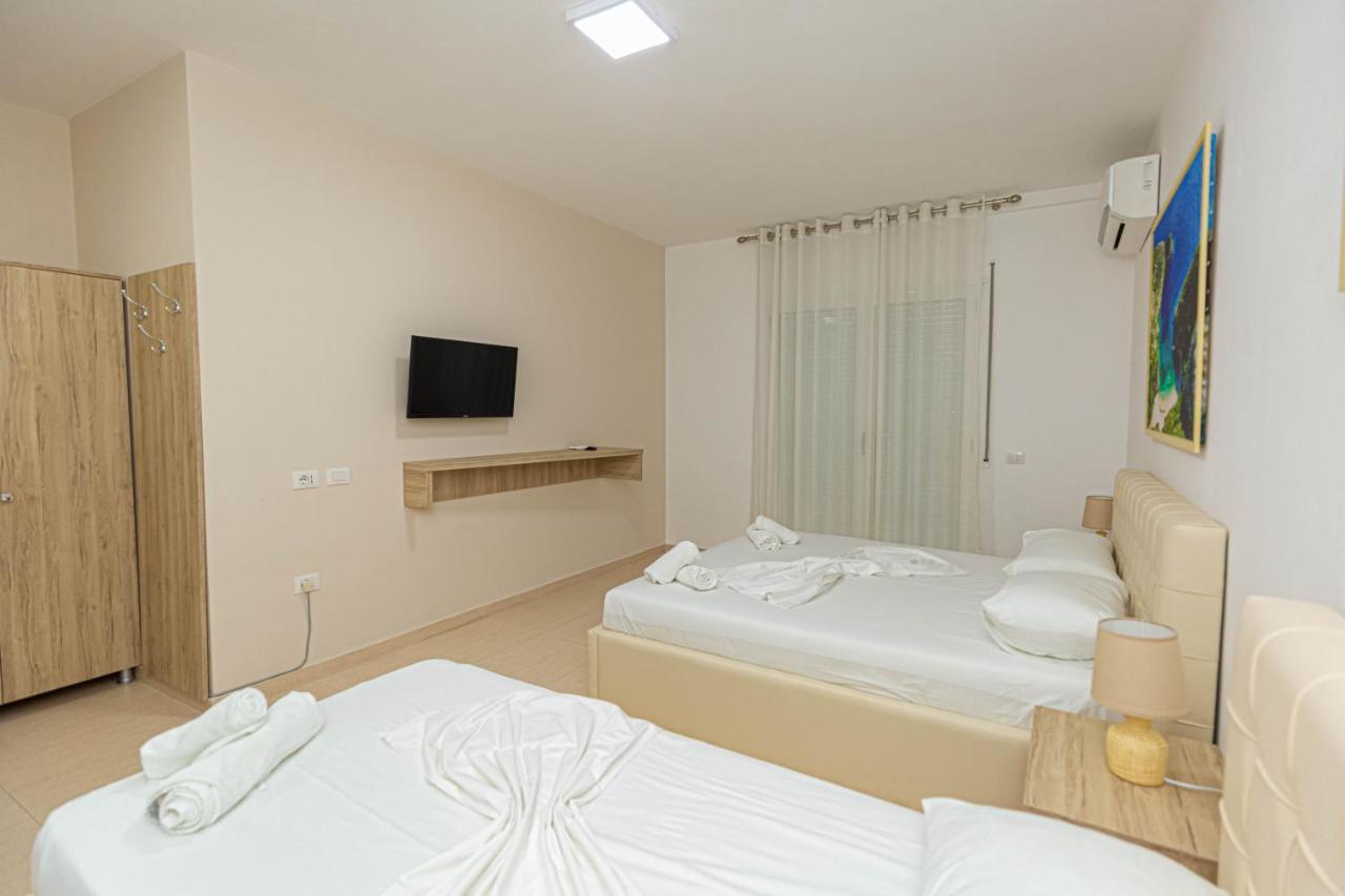 Jordan'S Hotel Vlore Exterior photo