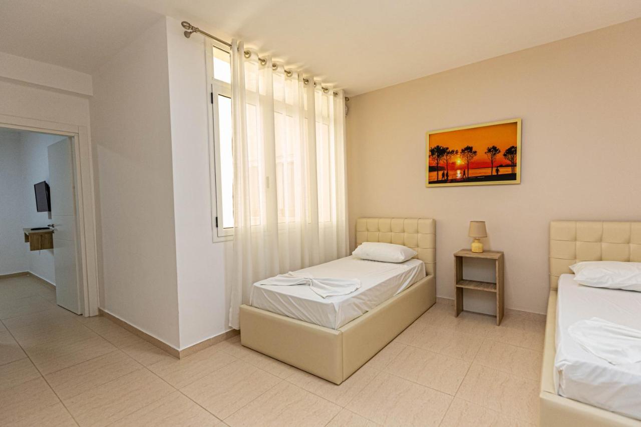Jordan'S Hotel Vlore Exterior photo