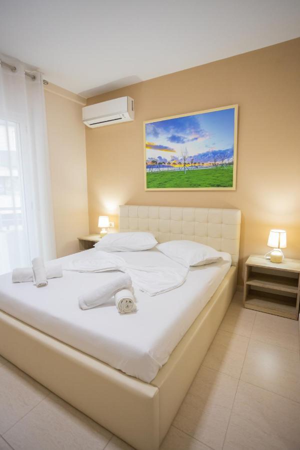 Jordan'S Hotel Vlore Exterior photo